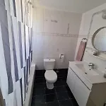 Heart Of - 2 Bedroom Apartment