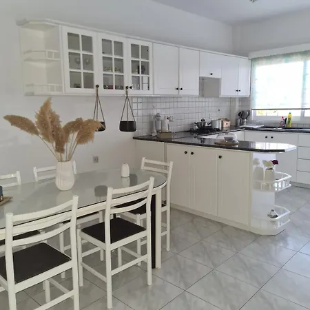 Heart Of - 2 Bedroom * Paphos