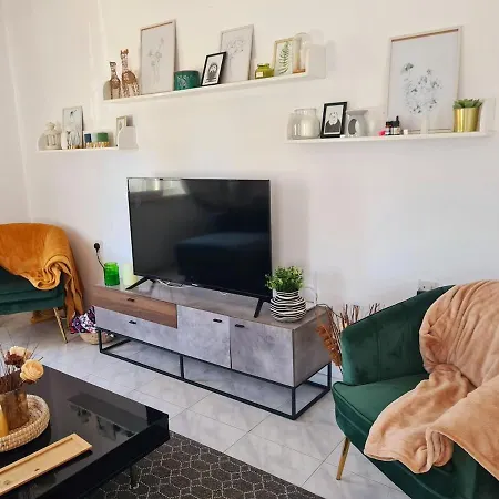 Heart Of - 2 Bedroom