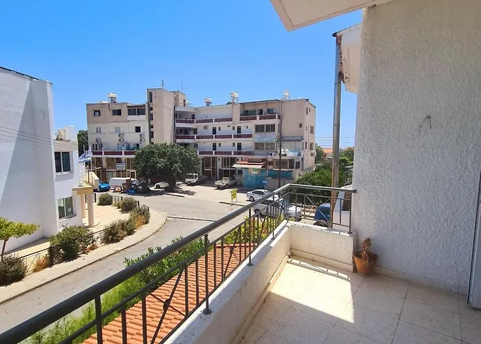 Heart Of - 2 Bedroom Πάφος